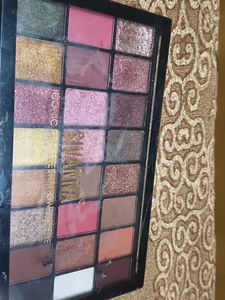 Savna Iconic Eyeshadow Palette