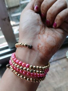 Flexible bracelet wrap around.