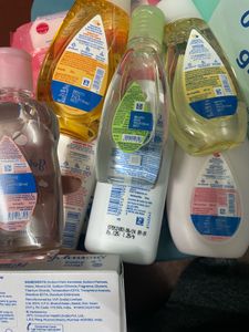 Johnson&#39;s Baby Gift Set with Backpack