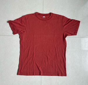 Uniqlo Red Crew Neck T-Shirt - Size M