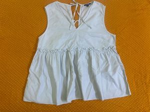 White Sleeveless Top Bust 34-36