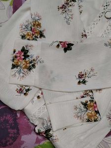 🎀Korean White Blouson Balloon Top 🎀