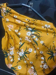 Cut Out One Shoulder Crop Top