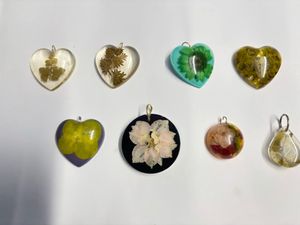 resin medium pendant