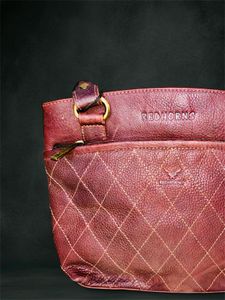 Ladies Hand Begs Genuine Leather Red Horns