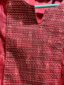Avaasa Red Embroidered Kurti