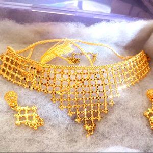 City Gold Choker Set With Earings