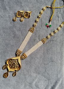 Elegant Kundan Necklace Set
