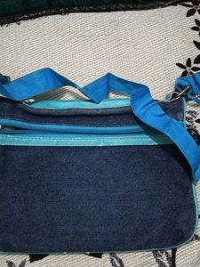Slingbag With Dark Blue And Light