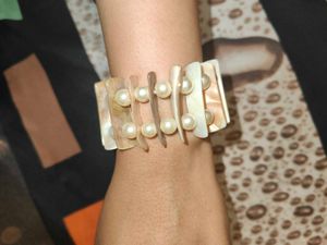 Classy Pearl Bracelet
