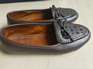 Beautiful and professional women ballerinas