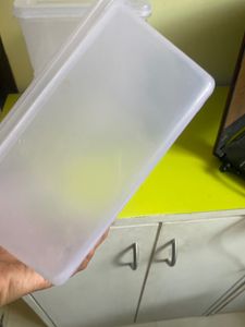 🫙 four Container