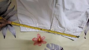 Chic White Cuffed Shorts Never Used