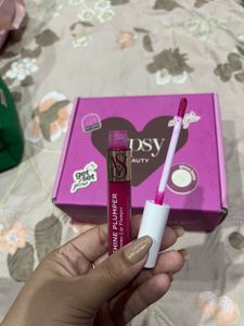 VICTORIA’SECRET LIP PLUMPING GLOSS