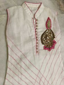 Beautiful Sleeveless Kurta