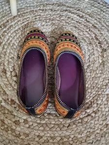 Genuine Jaipuri Women Ethnic Mojari(Multi Color)