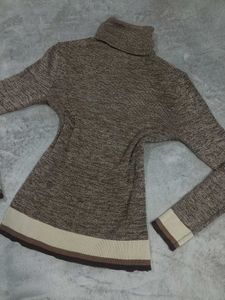 Elegant Brown Turtleneck sweater