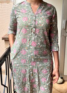Floral Print Kurti With Pockets