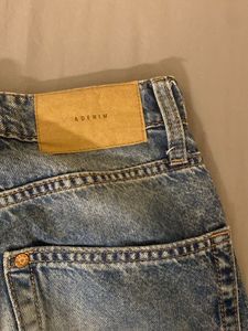 SALE PRICE!- straight leg H&amp;M acid washed jeans💿