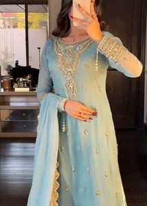Designer Freeze Fabric Kurti And Pant