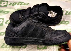 Lotto Black Velcro Sneakers For School Kuds