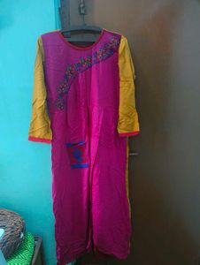 Embroidered Pink Kurta