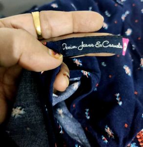 Nevy blue printed top with floral print border 💙