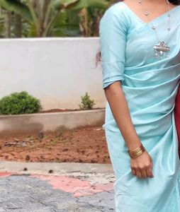 Sky Blue Silk Saree And Blouse With Underskirt