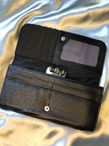 TAHARI Midnight Garden Clutch black wallet