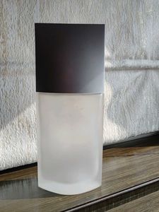 Empty bottle of Issey Miyake L'Eau d'Issey Pour Ho