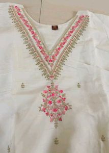 Elegant Embroidered Kurta Set 😍