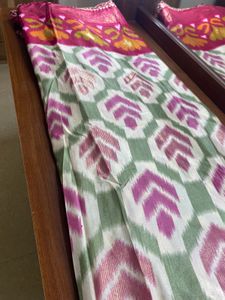 🩷Beautiful ikat print saree - TOTALLY NEW 🩷