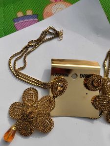 Golden Flower Necklace Set