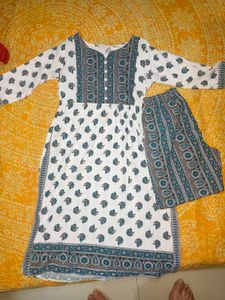 Elegant White &amp; Teal Block Print Cotton Kurta Set
