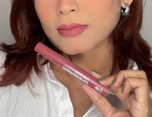 Mamaearth Moisture Matte Lipstick - Carnation Nude