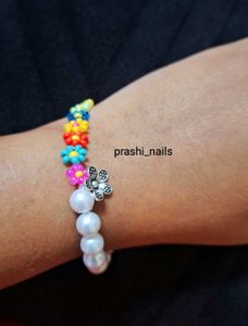 Elegant Handmade Bracelet (Pearl And Flowers)