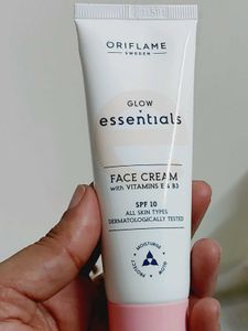 Oriflame Glow Essentials Face Cream SPF 10
