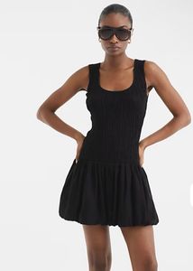 Black Sleeveless Dress