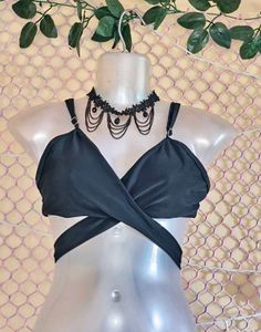Size M/L 🎊🥳Buy 1 Get One Free🥳🎊Bralette Top