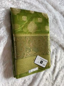 Elegant Green Zari Saree❤️