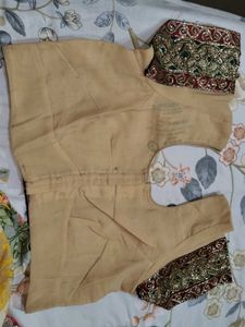 i am selling saree with blouse