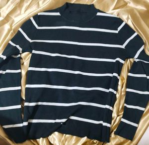 Slim Fit Stripped Round Neck Casual Knit/ Sweater
