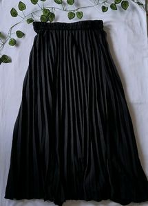 Knee Length Long Pleated Skirt
