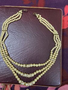 Cream pearl necklace