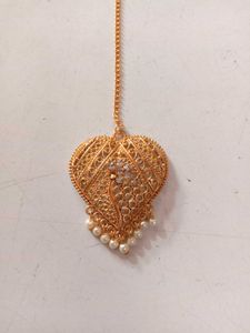 Gold Touch Earrings &amp; Mang Tikka Set