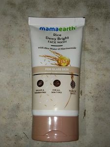 Mamaearth Rice Dewy Bright Face Wash
