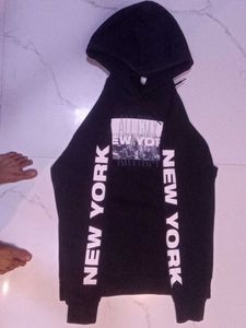 H&amp;M New York Hoodie - Stylish Pullover