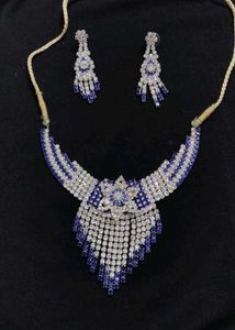 Sparkling Necklace Set