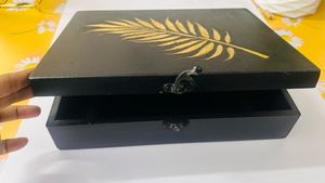 Premium handcrafted jewelry box – black And Golden