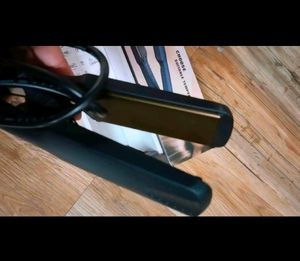 NOVA BRAND NEW HAIR STRAIGHTENER